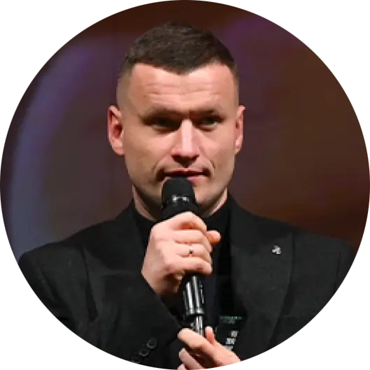 Портрет засновника — Олег Шпур